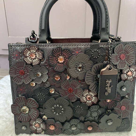 coach rogue 25 tea rose